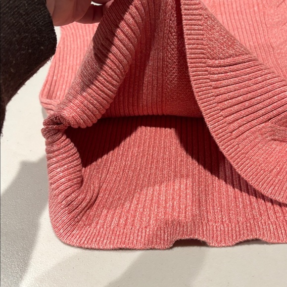 Express - High Waisted Cable Knit Mini Sweater Skirt. Size Large. NWT. Pink - Picture 16 of 16